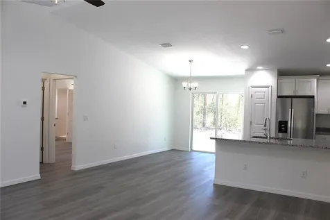 15 Fisher Way Place Ocklawaha FL 32179