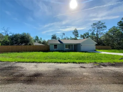 15 Fisher Way Place Ocklawaha FL 32179