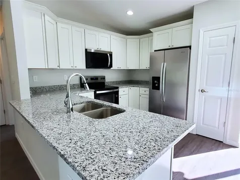 15 Fisher Way Place Ocklawaha FL 32179