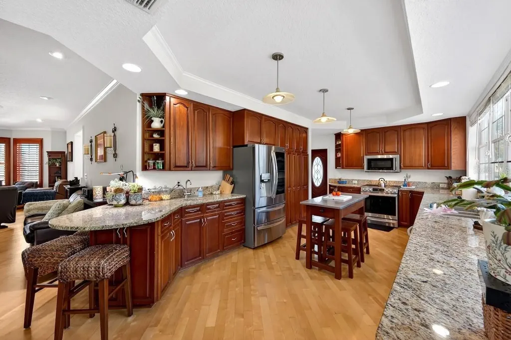 5900 Bayview Circle S Gulfport FL 33707