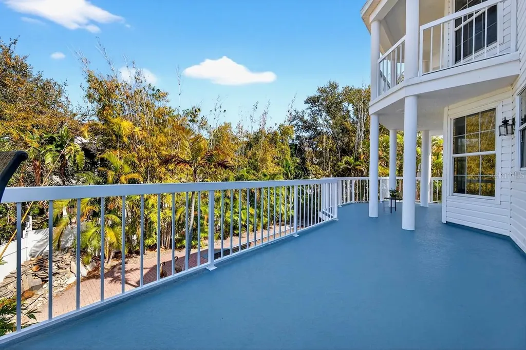 5900 Bayview Circle S Gulfport FL 33707