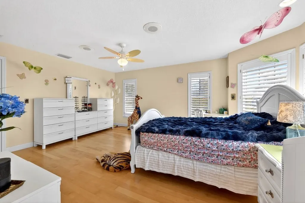5900 Bayview Circle S Gulfport FL 33707