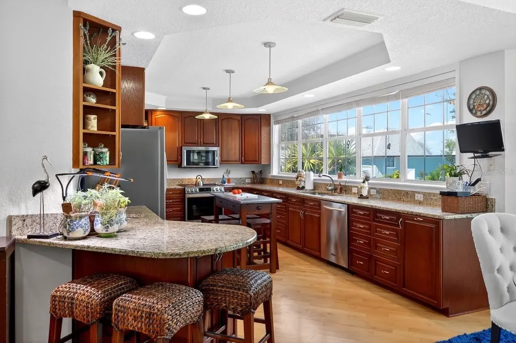 5900 Bayview Circle S Gulfport FL 33707