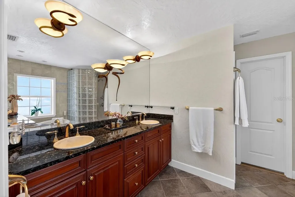 5900 Bayview Circle S Gulfport FL 33707