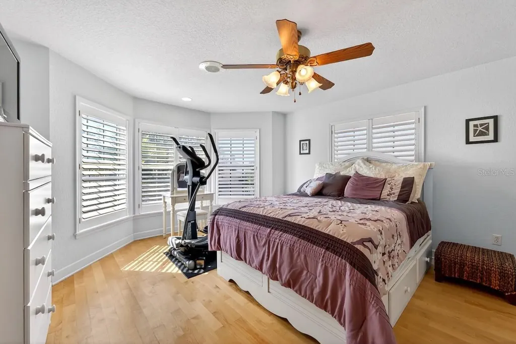 5900 Bayview Circle S Gulfport FL 33707