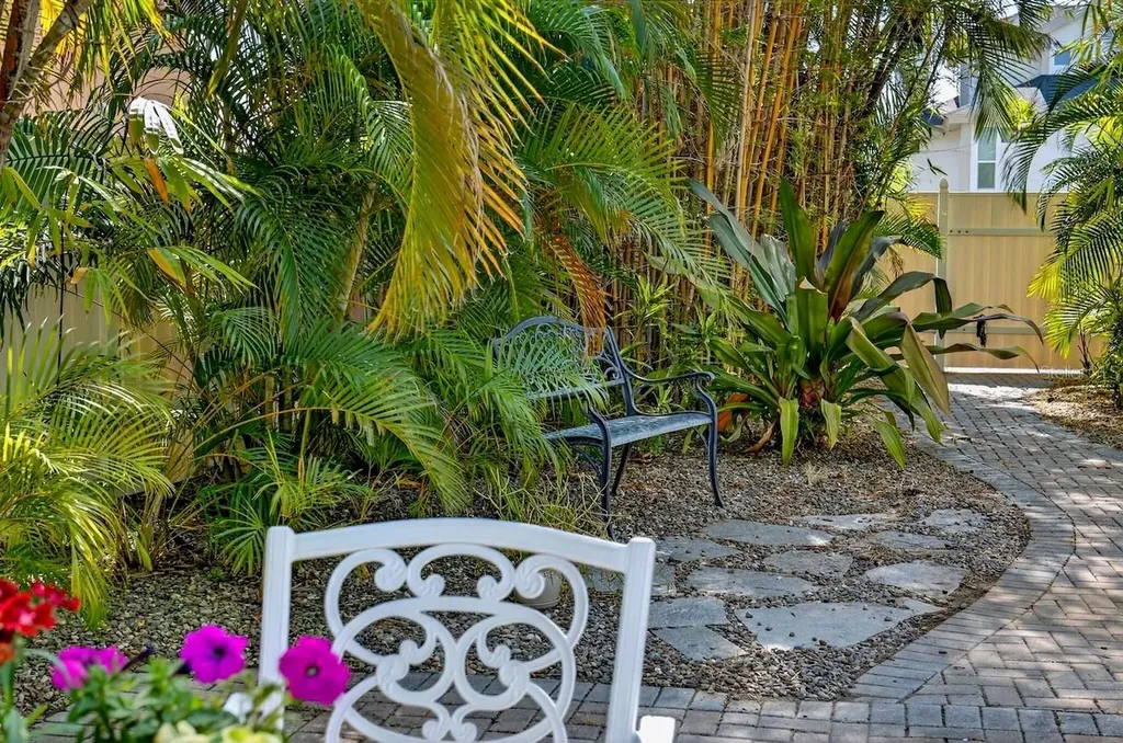 5900 Bayview Circle S Gulfport FL 33707