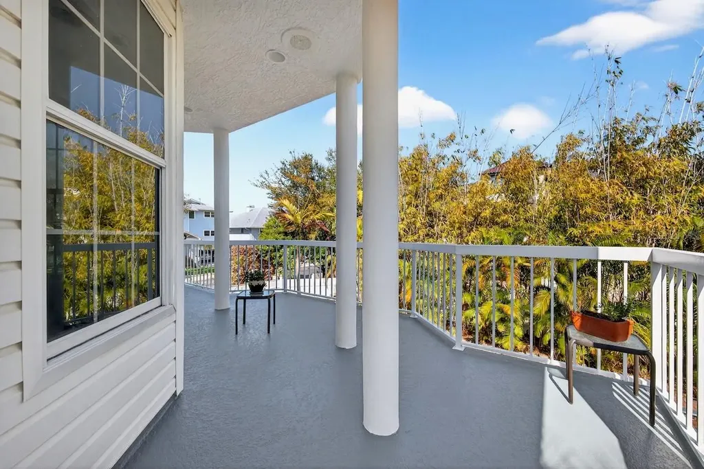 5900 Bayview Circle S Gulfport FL 33707