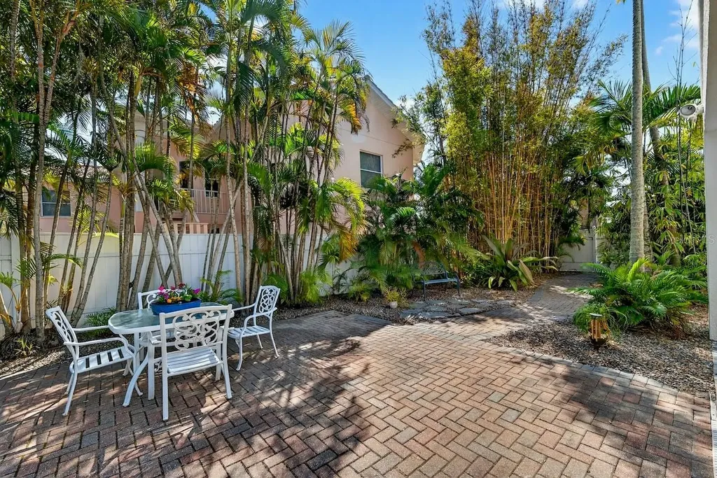 5900 Bayview Circle S Gulfport FL 33707