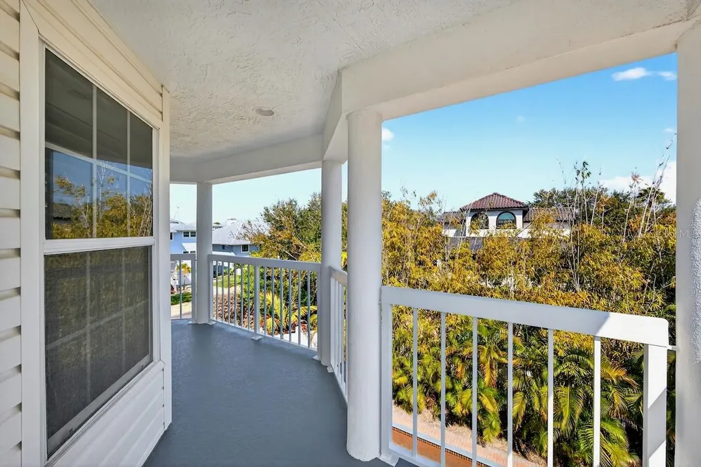 5900 Bayview Circle S Gulfport FL 33707