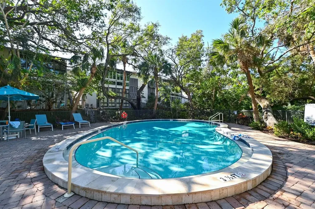 1255 E Peppertree Drive Sarasota FL 34242