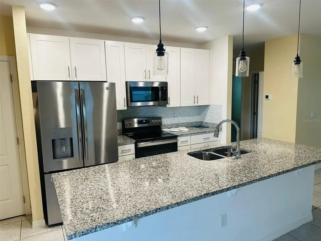2221 Canyon Breeze Avenue Kissimmee FL 34746