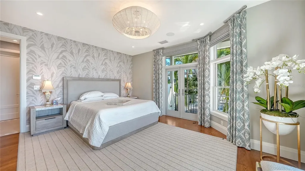 95 52nd Street Holmes Beach FL 34217