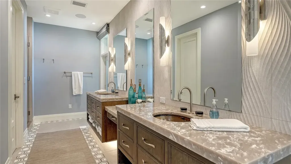 95 52nd Street Holmes Beach FL 34217