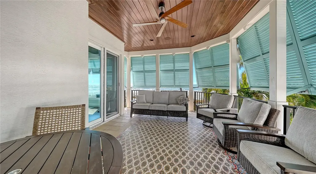 95 52nd Street Holmes Beach FL 34217
