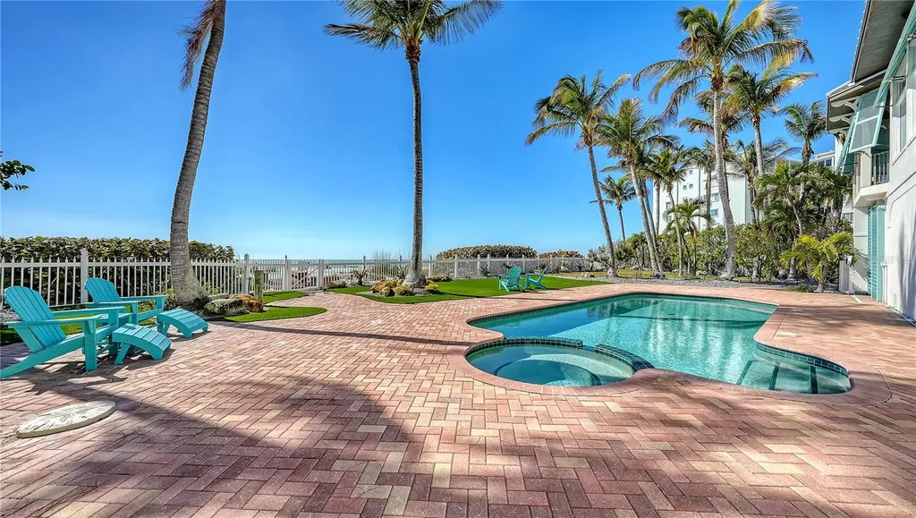 95 52nd Street Holmes Beach FL 34217