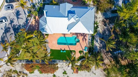 95 52nd Street Holmes Beach FL 34217