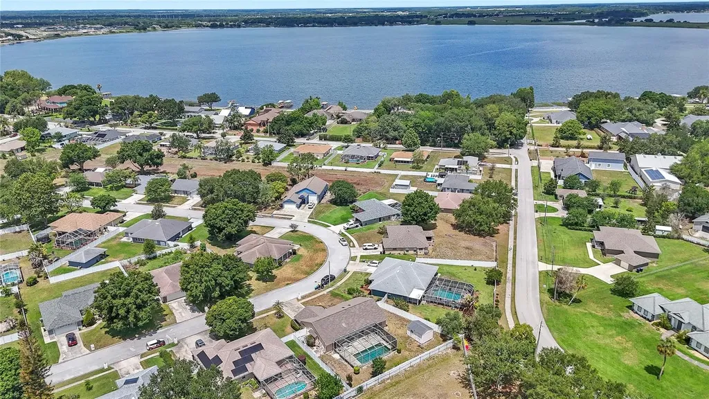 196 Waterview Circle Auburndale FL 33823