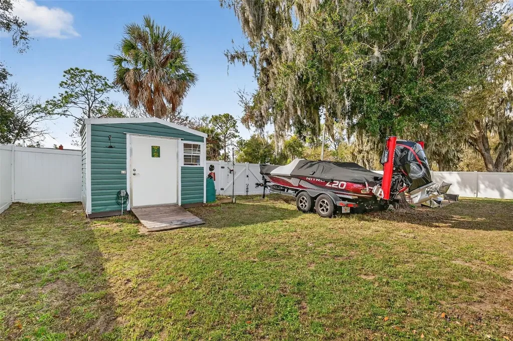 2225 Angel Fish Loop Leesburg FL 34748