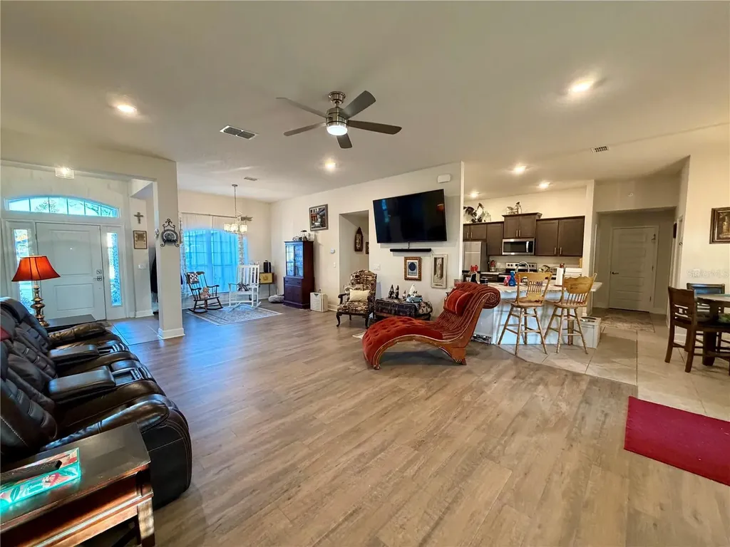 2225 Angel Fish Loop Leesburg FL 34748
