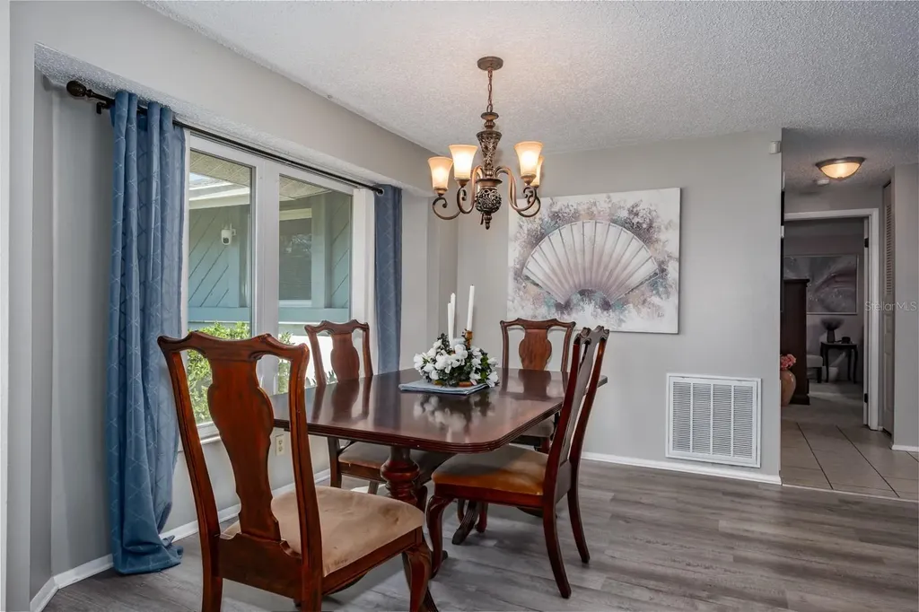 501 Lakeview Drive Oldsmar FL 34677
