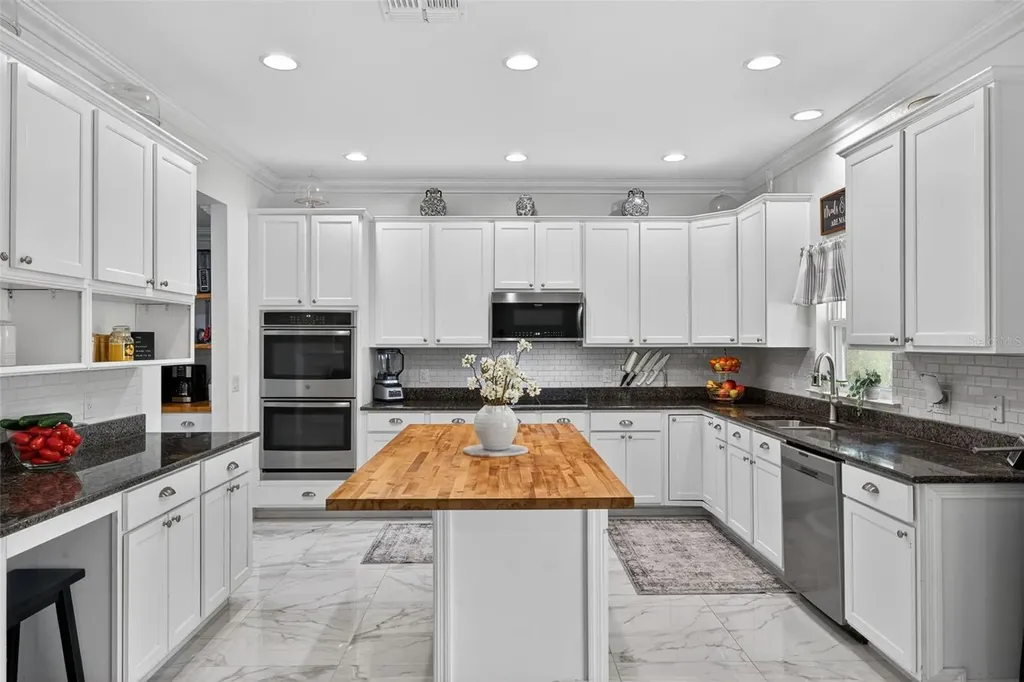 812 SW 11th Court Cape Coral FL 33991