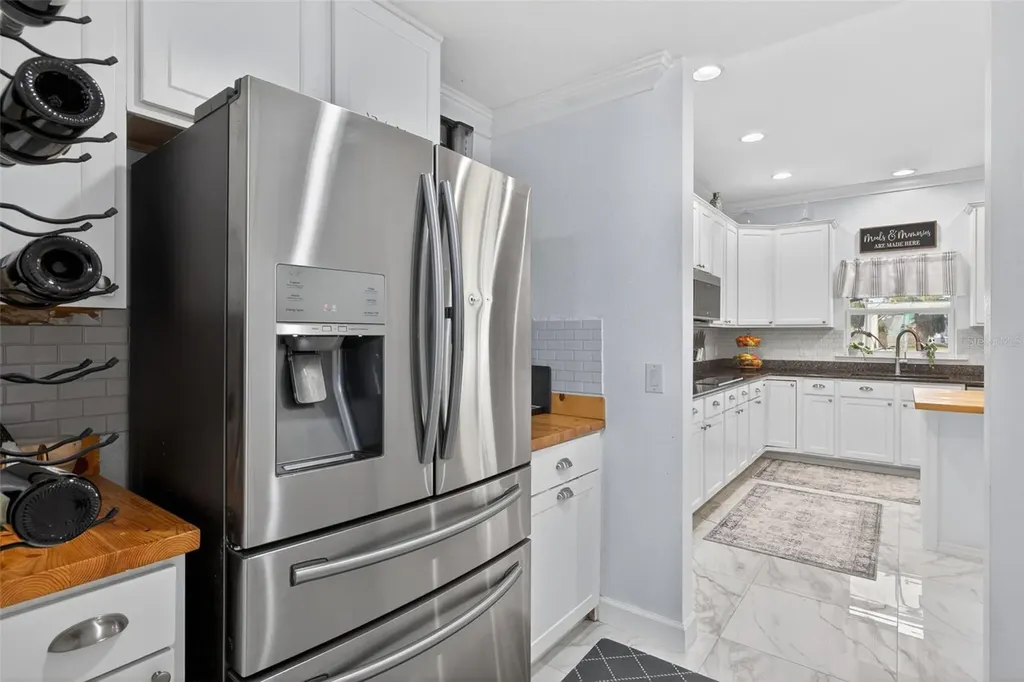 812 SW 11th Court Cape Coral FL 33991