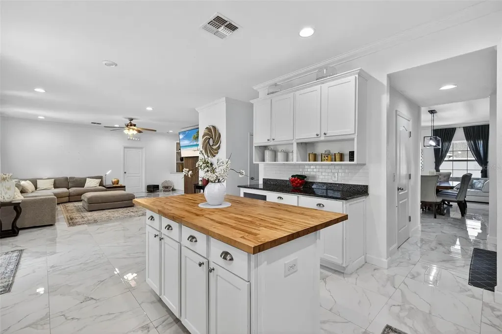 812 SW 11th Court Cape Coral FL 33991