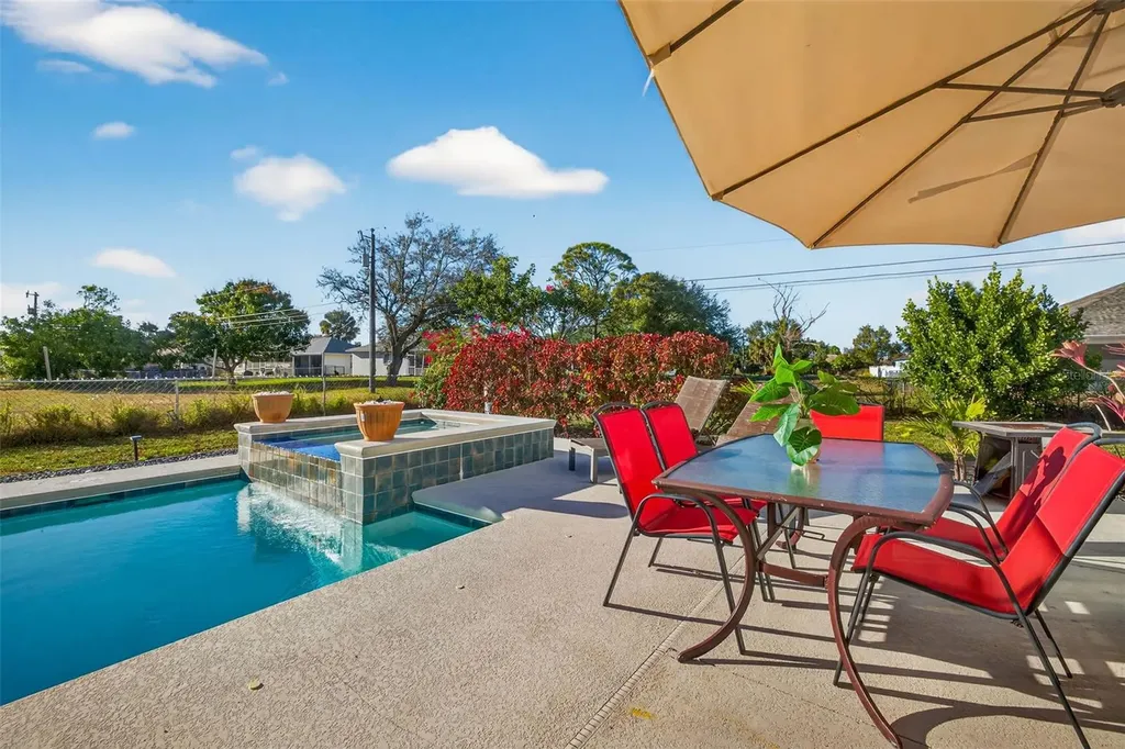 812 SW 11th Court Cape Coral FL 33991