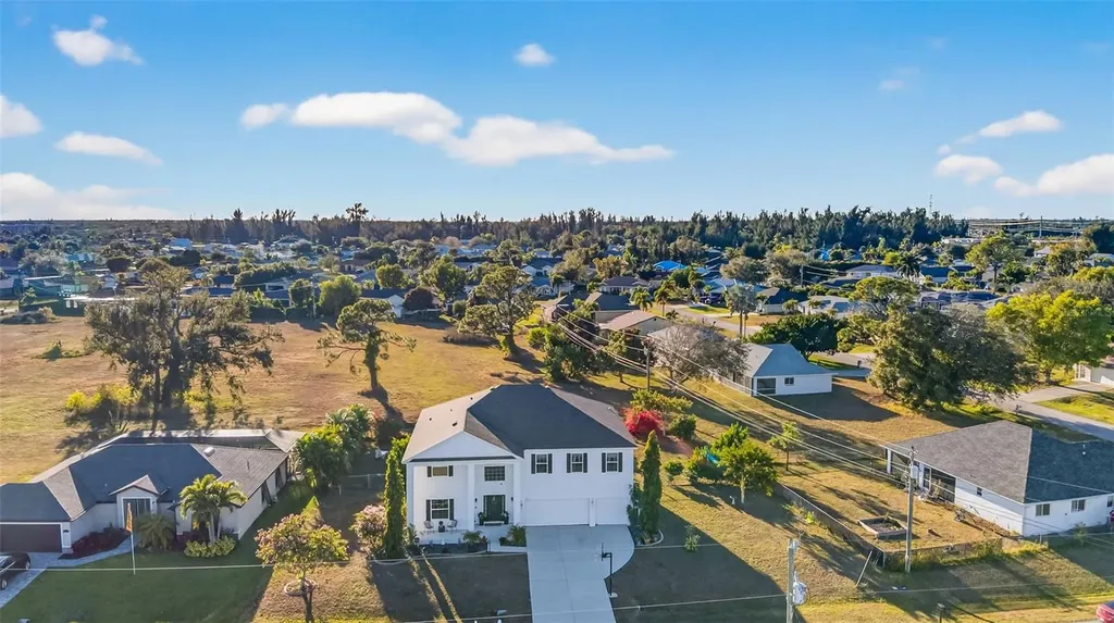 812 SW 11th Court Cape Coral FL 33991