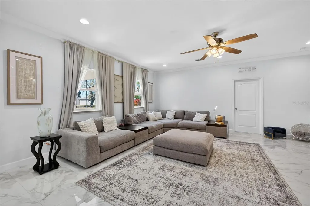 812 SW 11th Court Cape Coral FL 33991