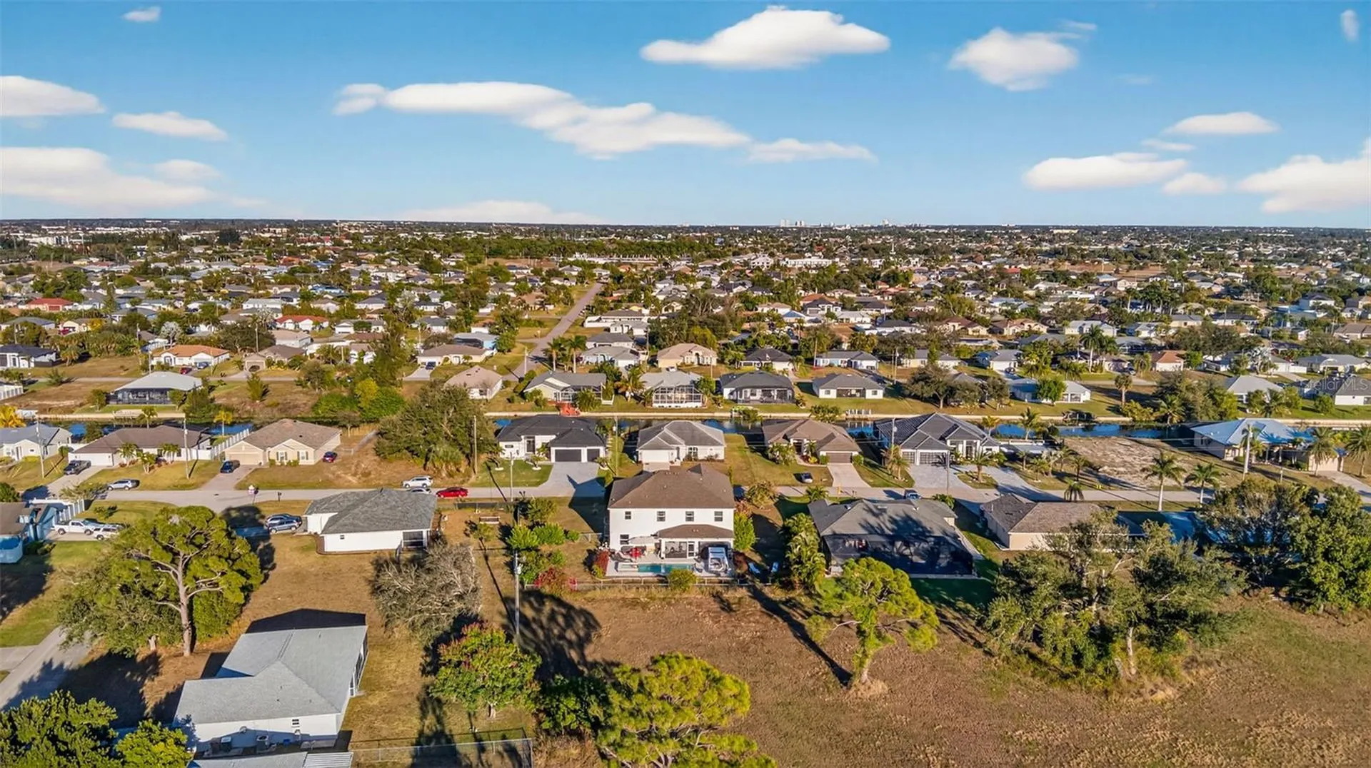 812 SW 11th Court Cape Coral FL 33991