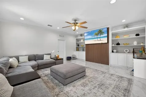 812 SW 11th Court Cape Coral FL 33991
