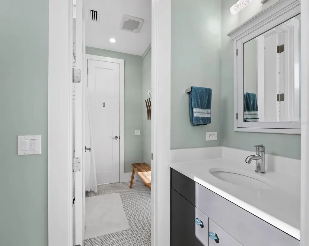 758 Saint Judes Drive N Longboat Key FL 34228