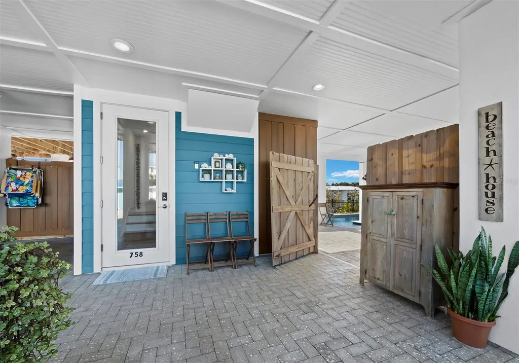 758 Saint Judes Drive N Longboat Key FL 34228