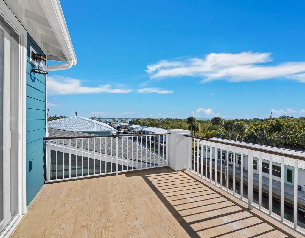 758 Saint Judes Drive N Longboat Key FL 34228