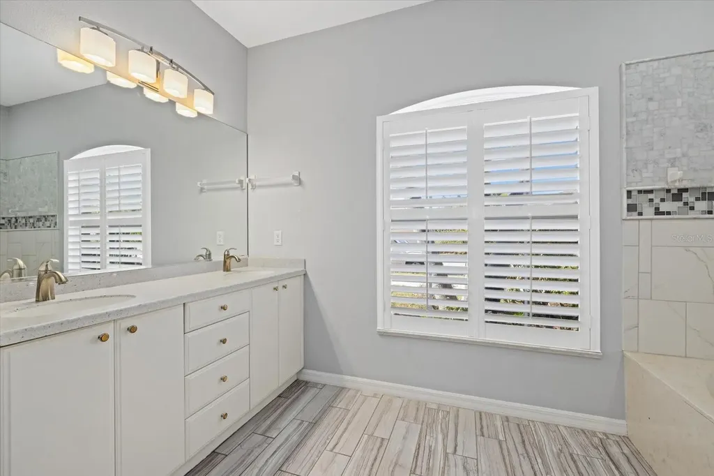 4046 Green Tree Avenue Sarasota FL 34233