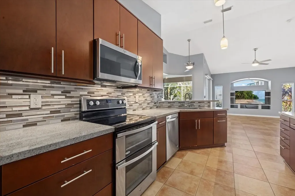 4046 Green Tree Avenue Sarasota FL 34233