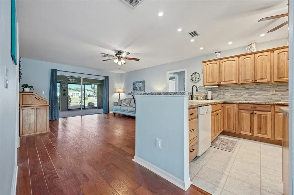 1207 Bluewater Drive Sun City Center FL 33573