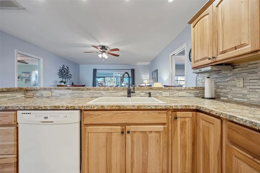 1207 Bluewater Drive Sun City Center FL 33573