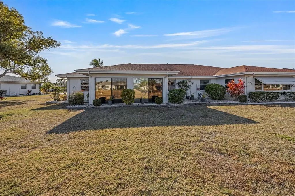 1207 Bluewater Drive Sun City Center FL 33573