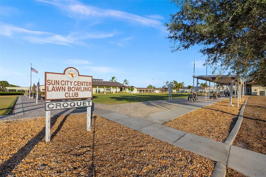 1207 Bluewater Drive Sun City Center FL 33573