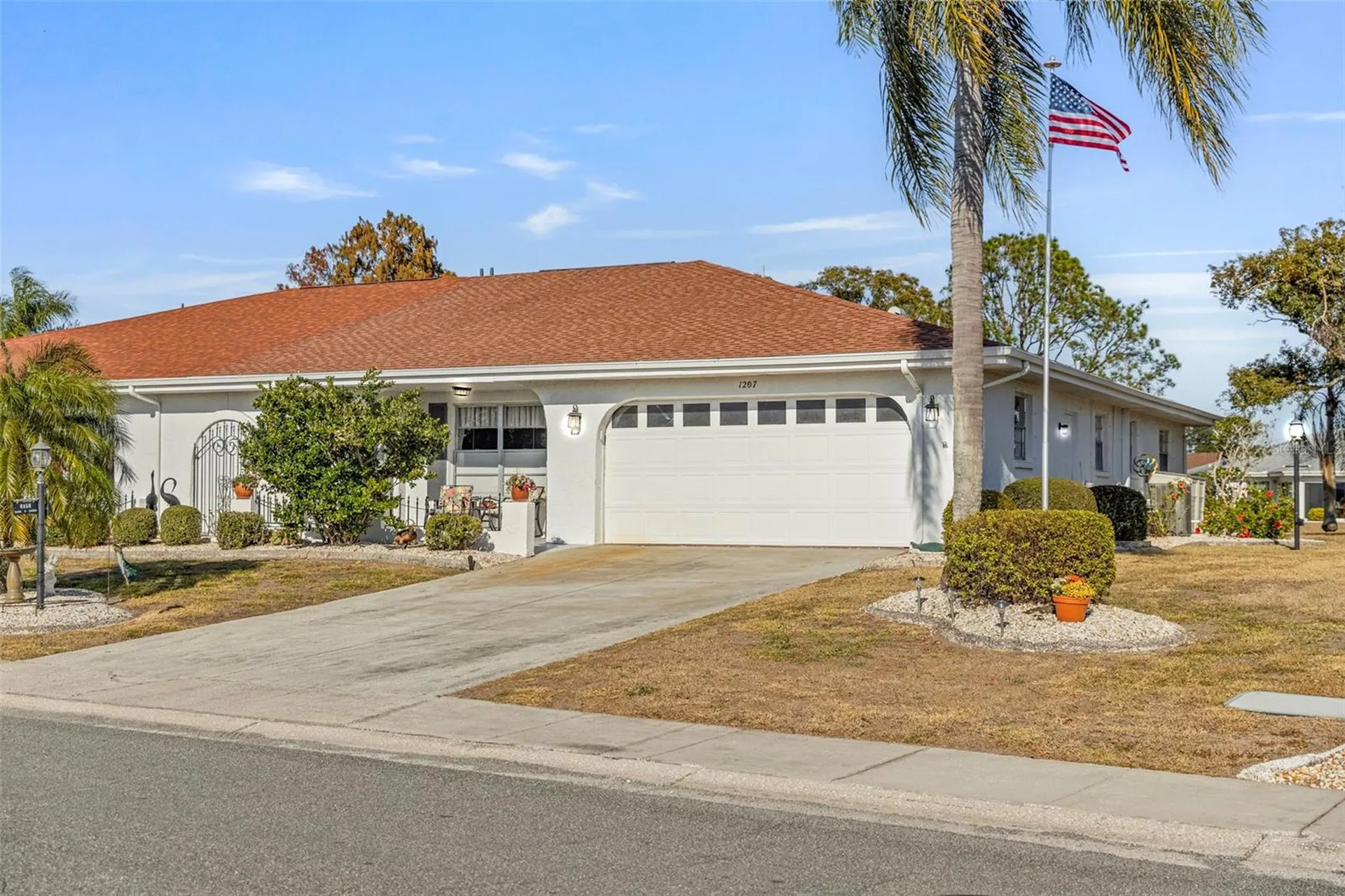 1207 Bluewater Drive Sun City Center FL 33573