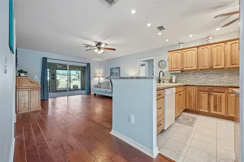 1207 Bluewater Drive Sun City Center FL 33573