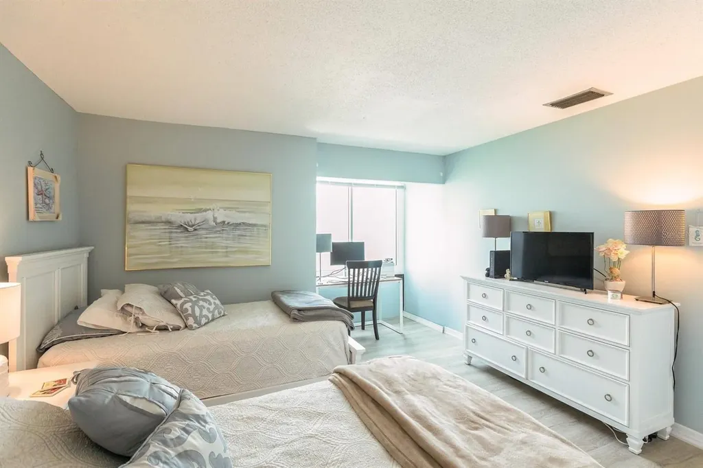 1255 E Peppertree Drive Sarasota FL 34242