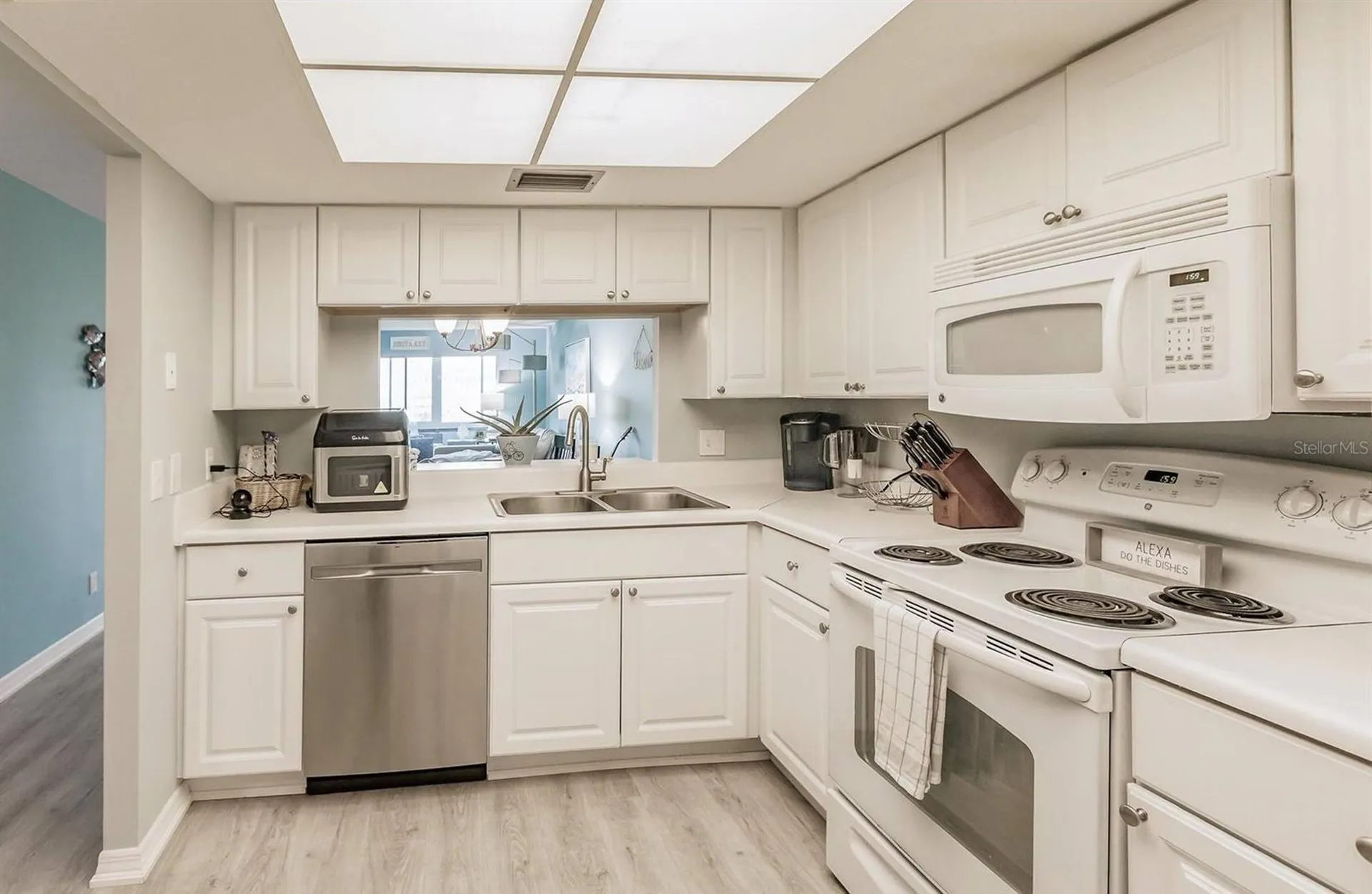 1255 E Peppertree Drive Sarasota FL 34242