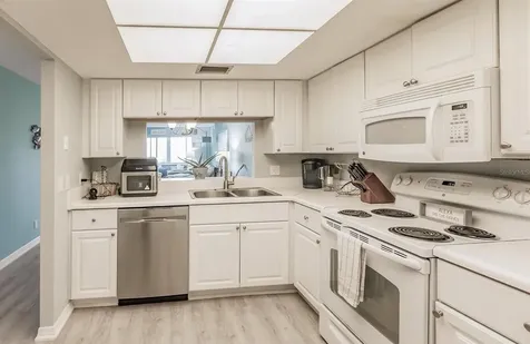 1255 E Peppertree Drive Sarasota FL 34242
