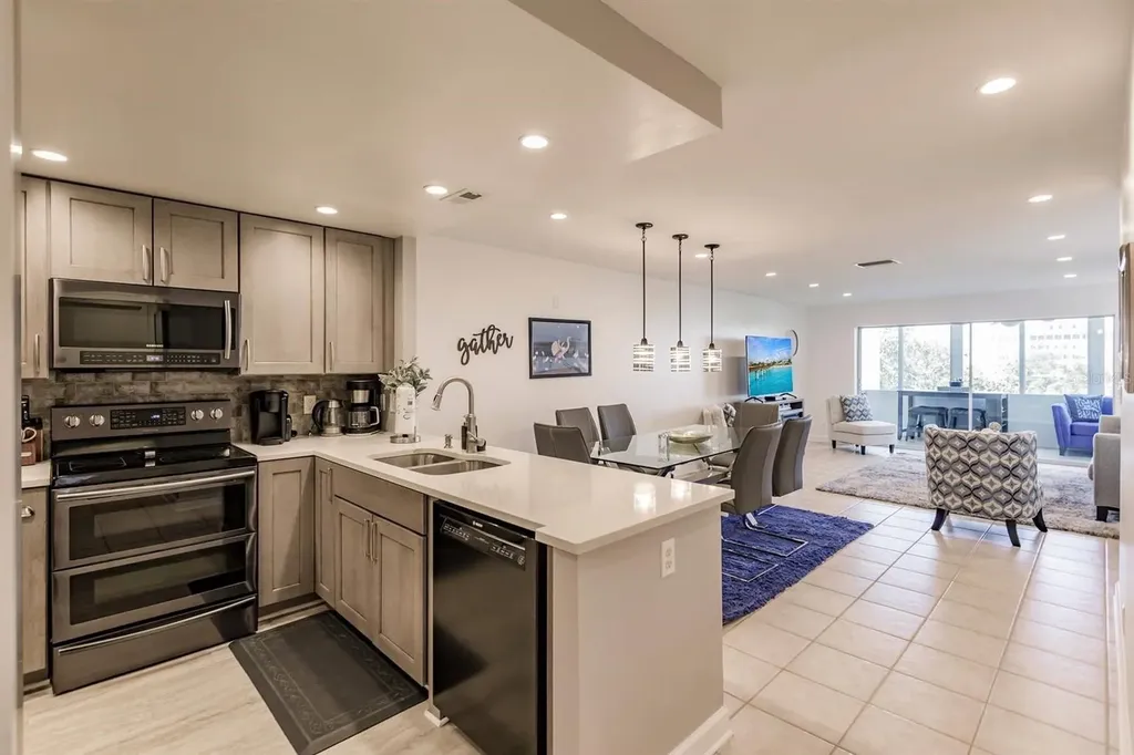 1255 E Peppertree Drive Sarasota FL 34242