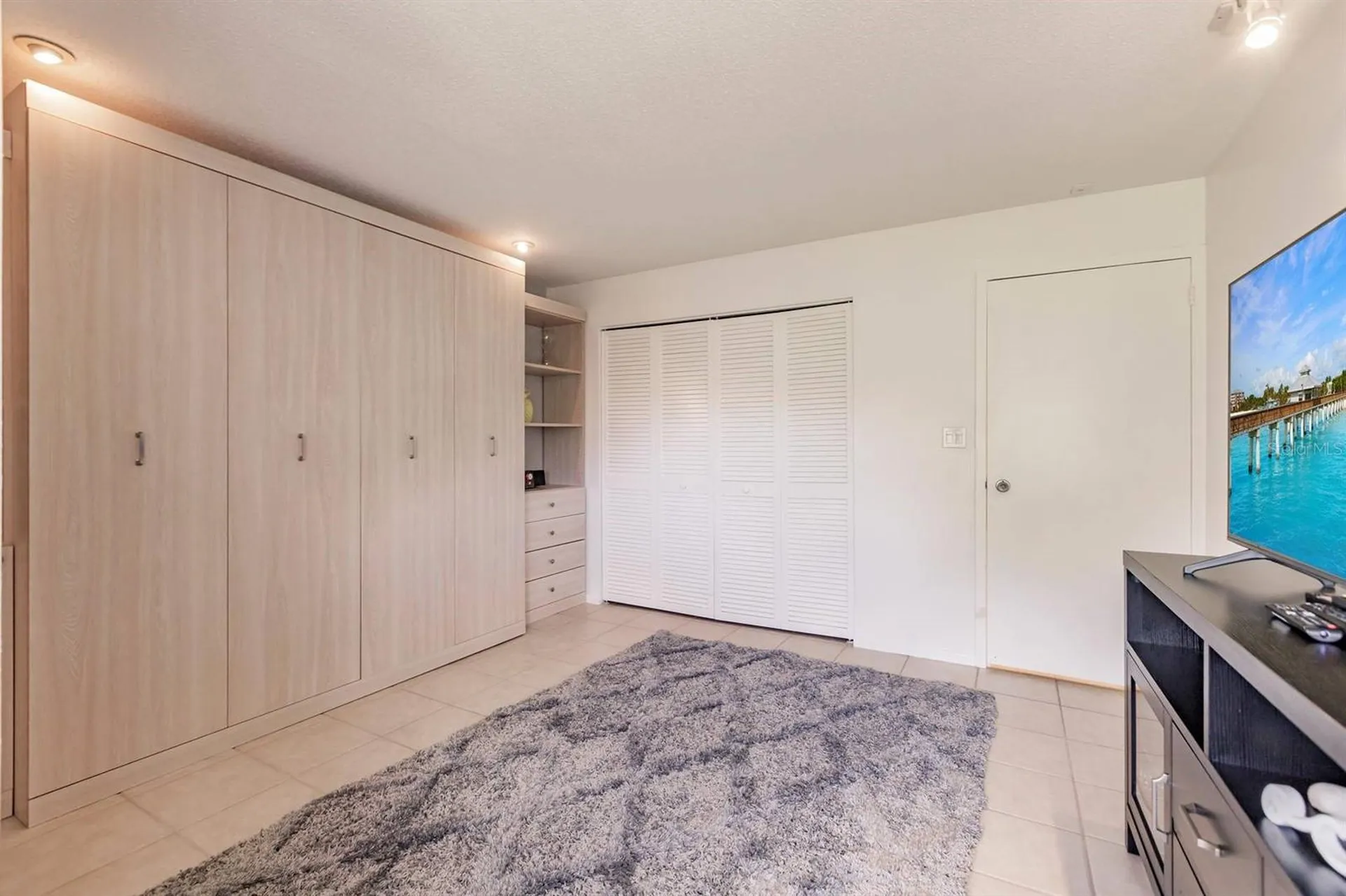 1255 E Peppertree Drive Sarasota FL 34242
