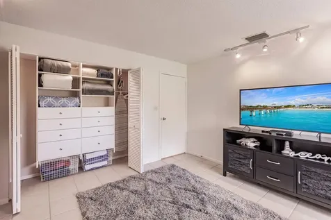 1255 E Peppertree Drive Sarasota FL 34242