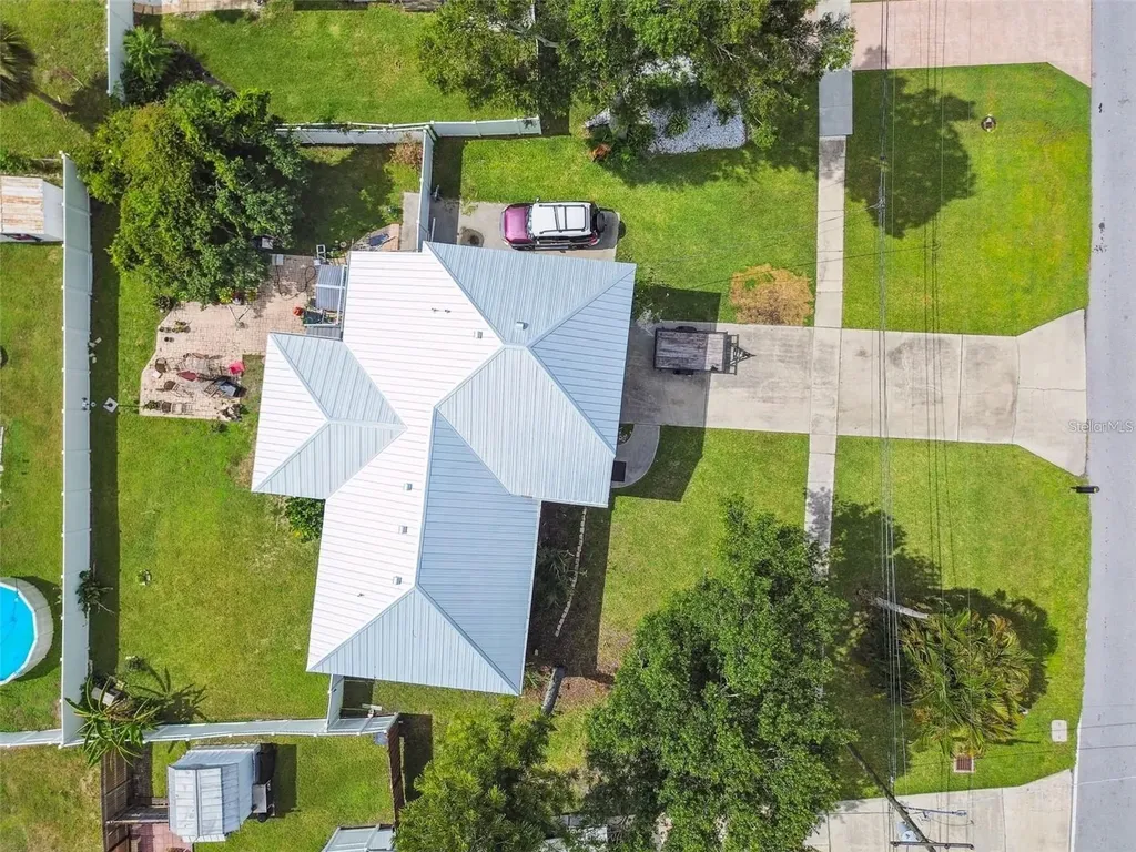 317 Shore Drive E Oldsmar FL 34677